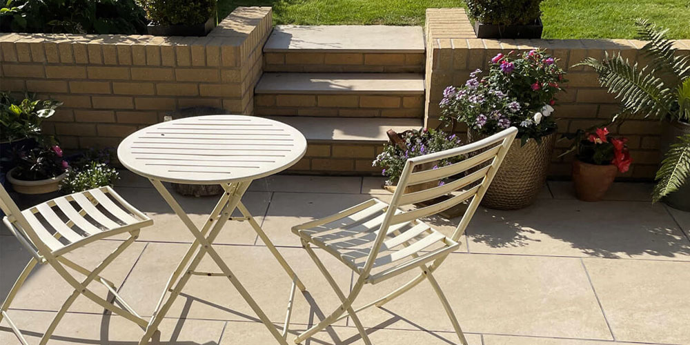 Martello beige patio paving slabs